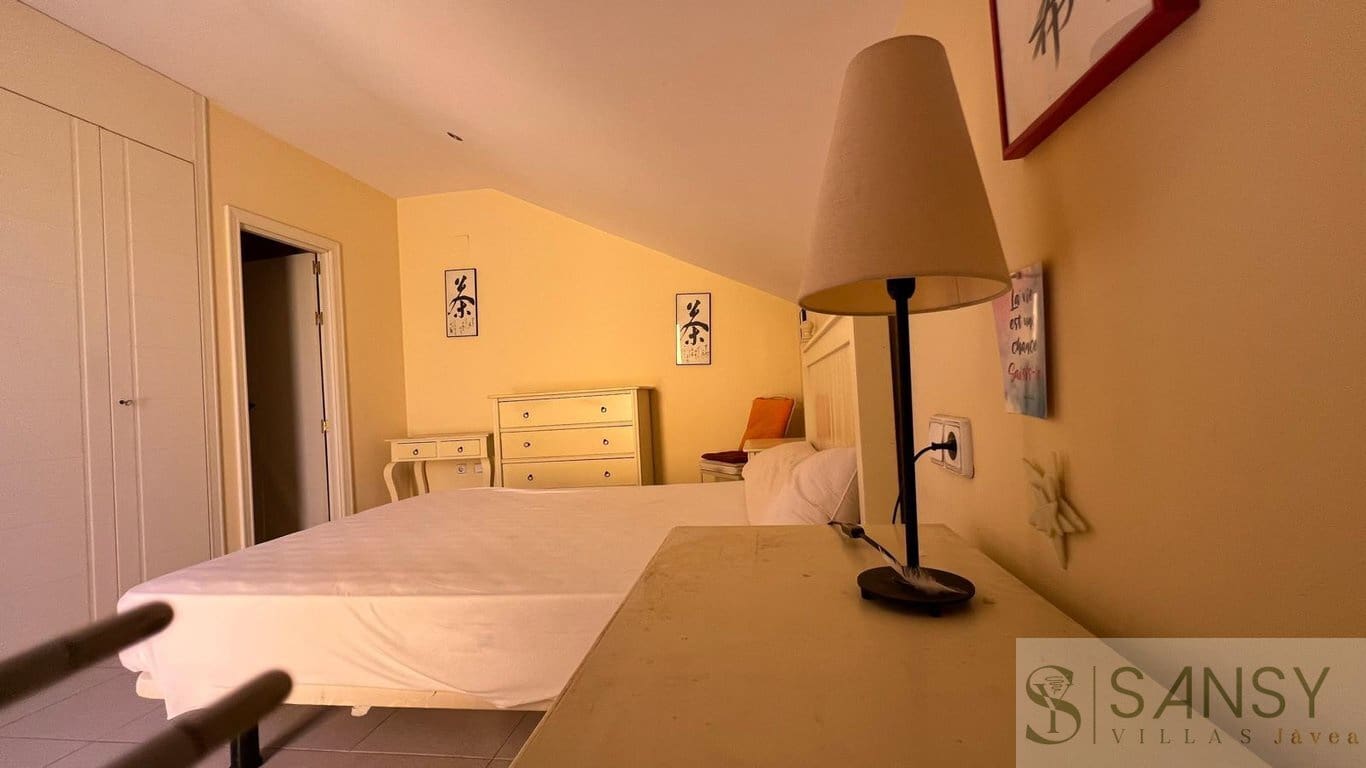 4 bedroom Penthouse for sale in Denia with pool garage - € 580,000 (Ref: 9993682)
