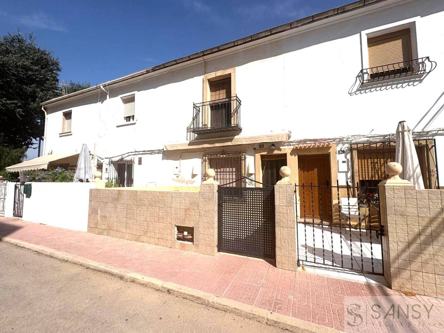 3 quarto Moradia Geminada para venda em Javea / Xabia - 230 000 € (Ref: 9998001)