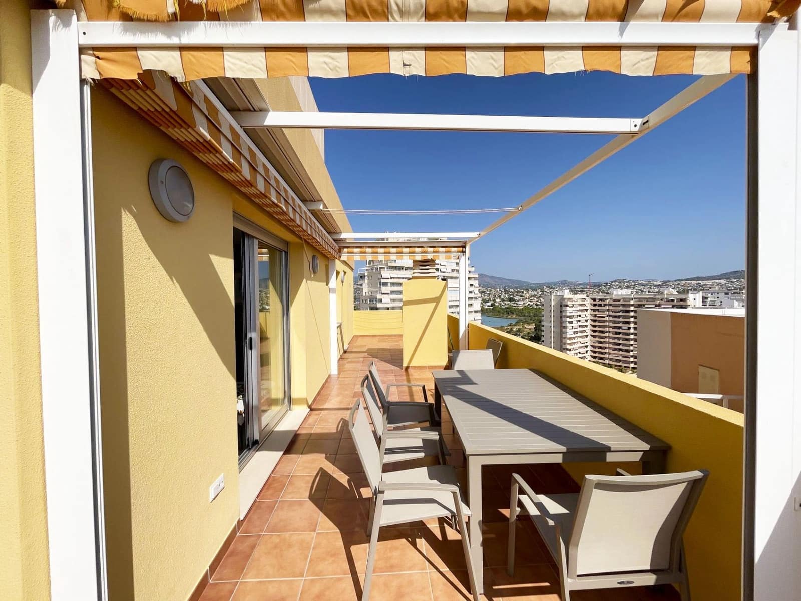 3 Zimmer Penthouse zu verkaufen in Calpe / Calp mit Pool Garage - 755.000 € (Ref: 10012807)