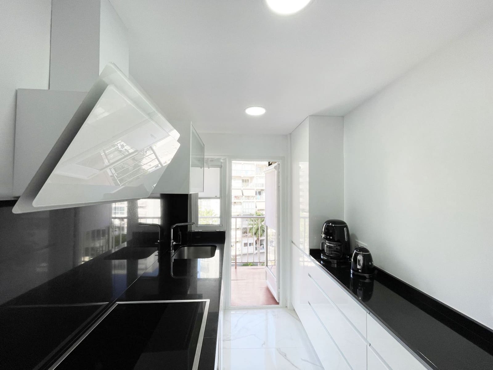 Apartamento de 2 habitaciones en Calpe / Calp en venta con piscina garaje - 415.000 € (Ref: 10025079)