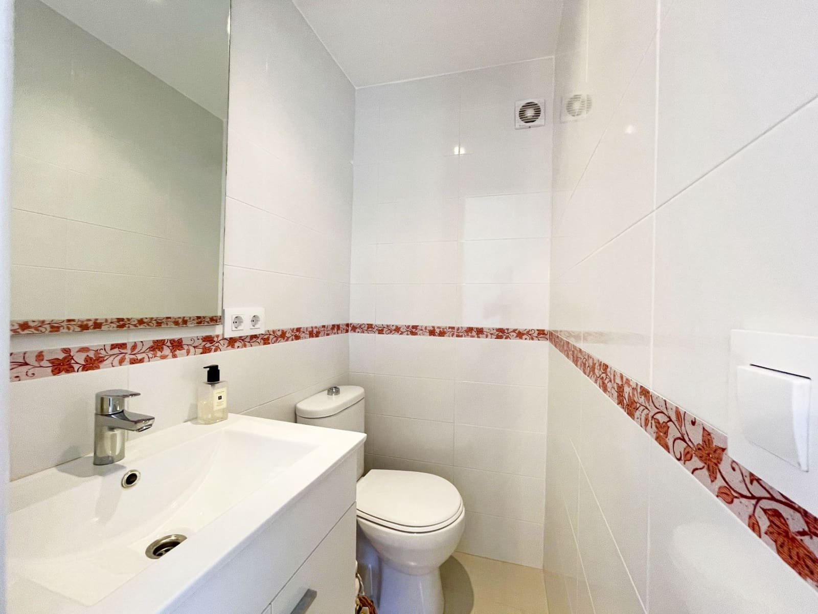 Apartamento de 2 habitaciones en Calpe / Calp en venta con piscina garaje - 415.000 € (Ref: 10025079)
