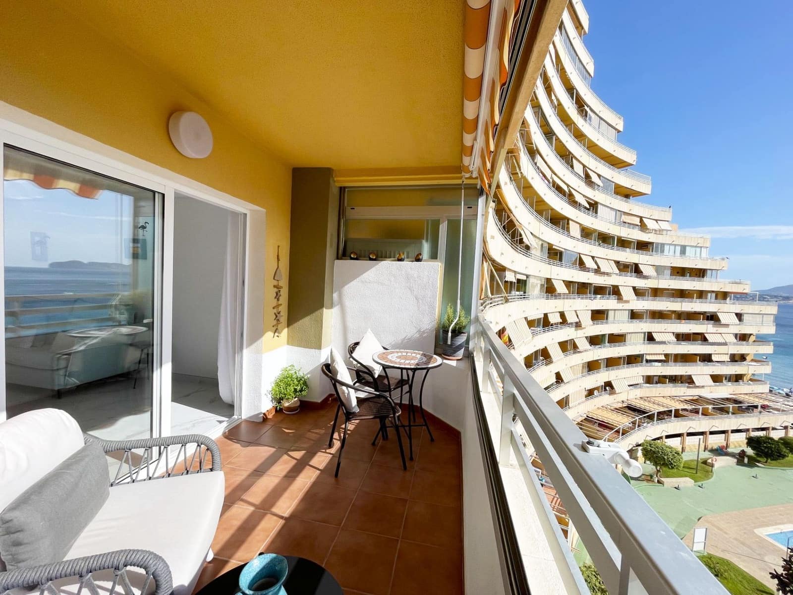 Apartamento de 2 habitaciones en Calpe / Calp en venta con piscina garaje - 415.000 € (Ref: 10025079)