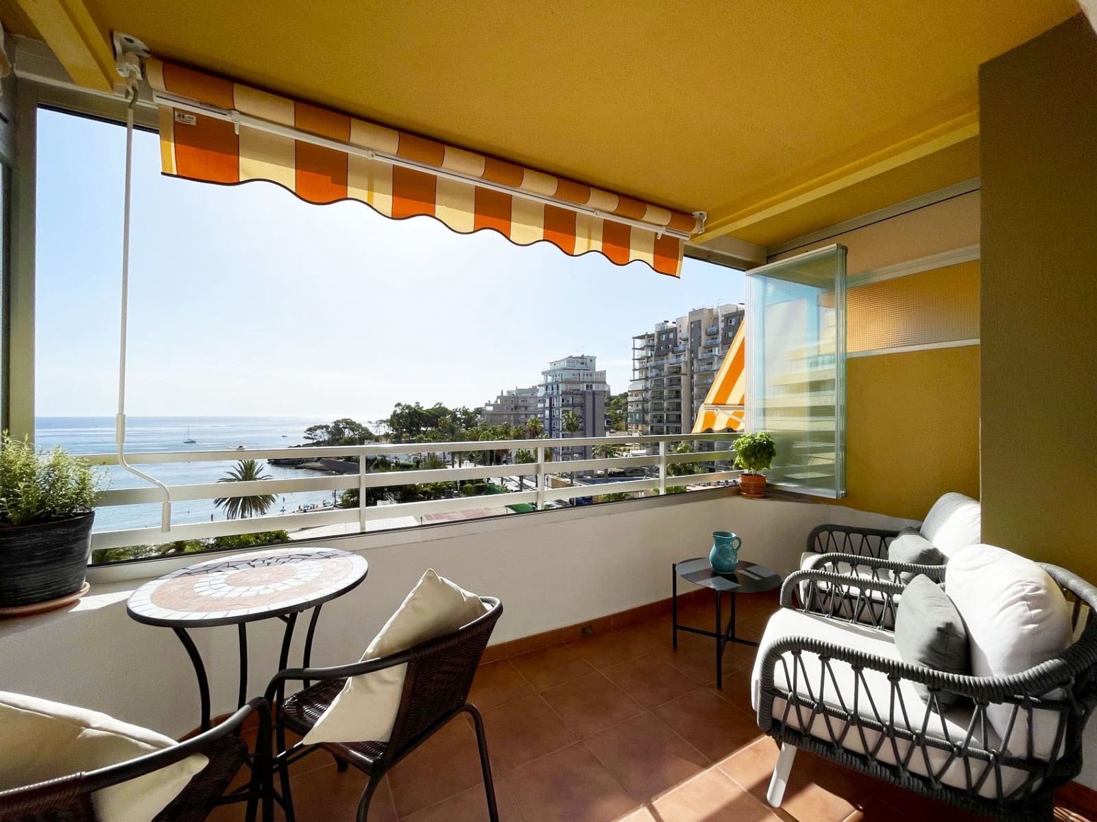 Apartamento de 2 habitaciones en Calpe / Calp en venta con piscina garaje - 415.000 € (Ref: 10025079)
