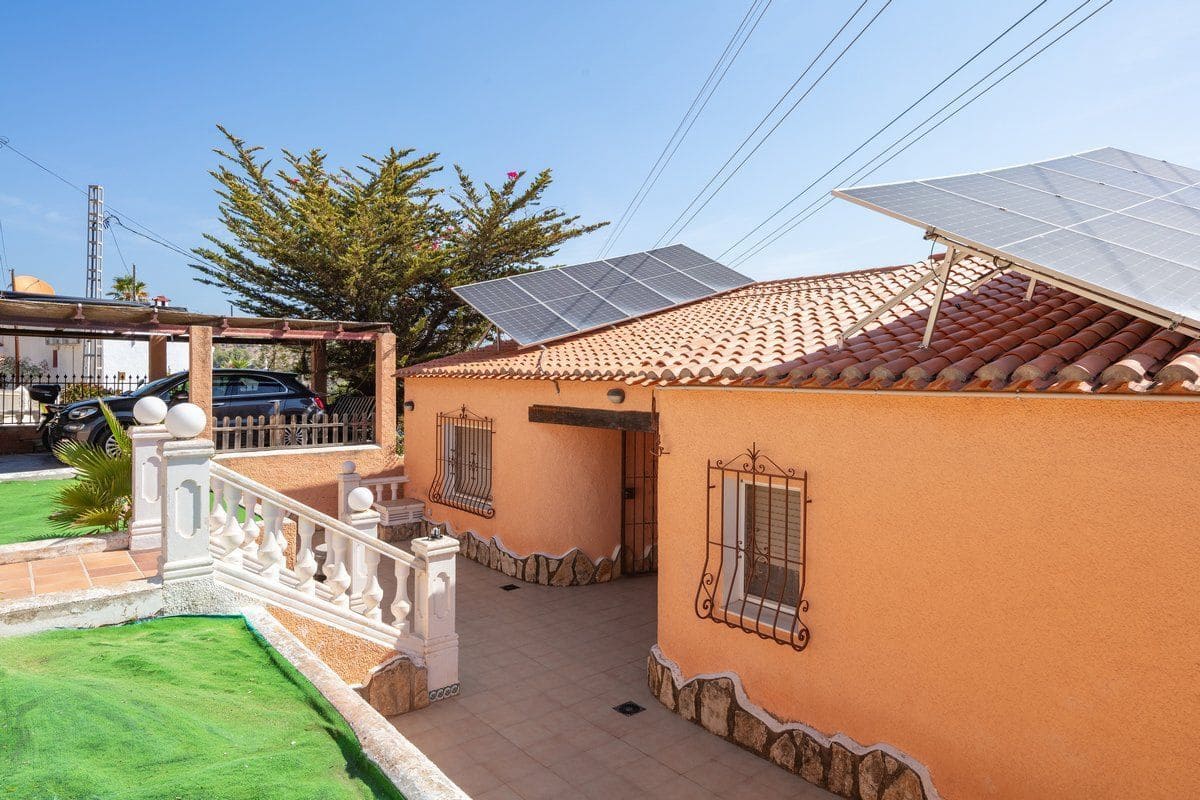 7 makuuhuone Huvila myytävänä paikassa Calpe / Calp mukana uima-altaan 
autotalli - 839 000 € (Ref: 10042490)