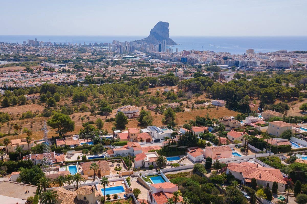 7 makuuhuone Huvila myytävänä paikassa Calpe / Calp mukana uima-altaan 
autotalli - 839 000 € (Ref: 10042490)