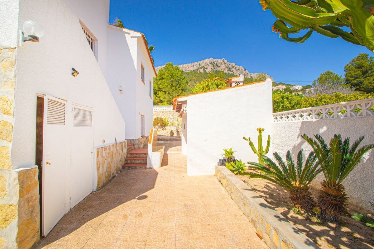 4 Zimmer Villa zu verkaufen in Calpe / Calp mit Garage - 499.000 € (Ref: 10042491)