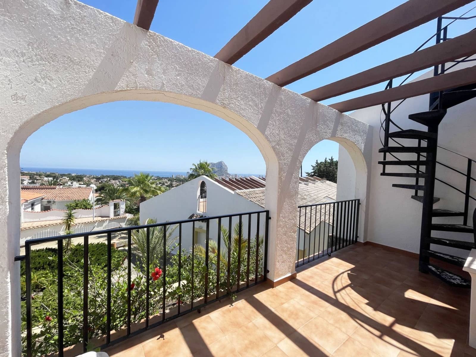 2 Zimmer Bungalow zu verkaufen in Calpe / Calp mit Pool Garage - 270.000 € (Ref: 10042495)