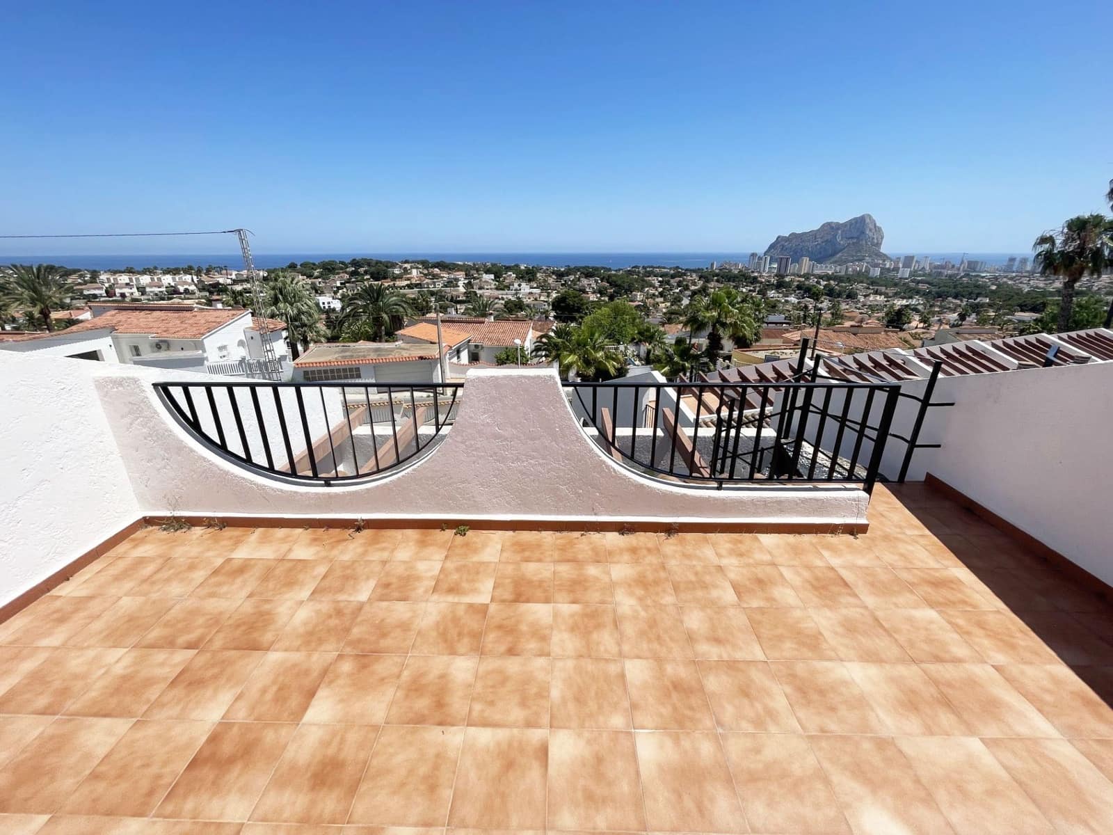 2 Zimmer Bungalow zu verkaufen in Calpe / Calp mit Pool Garage - 270.000 € (Ref: 10042495)