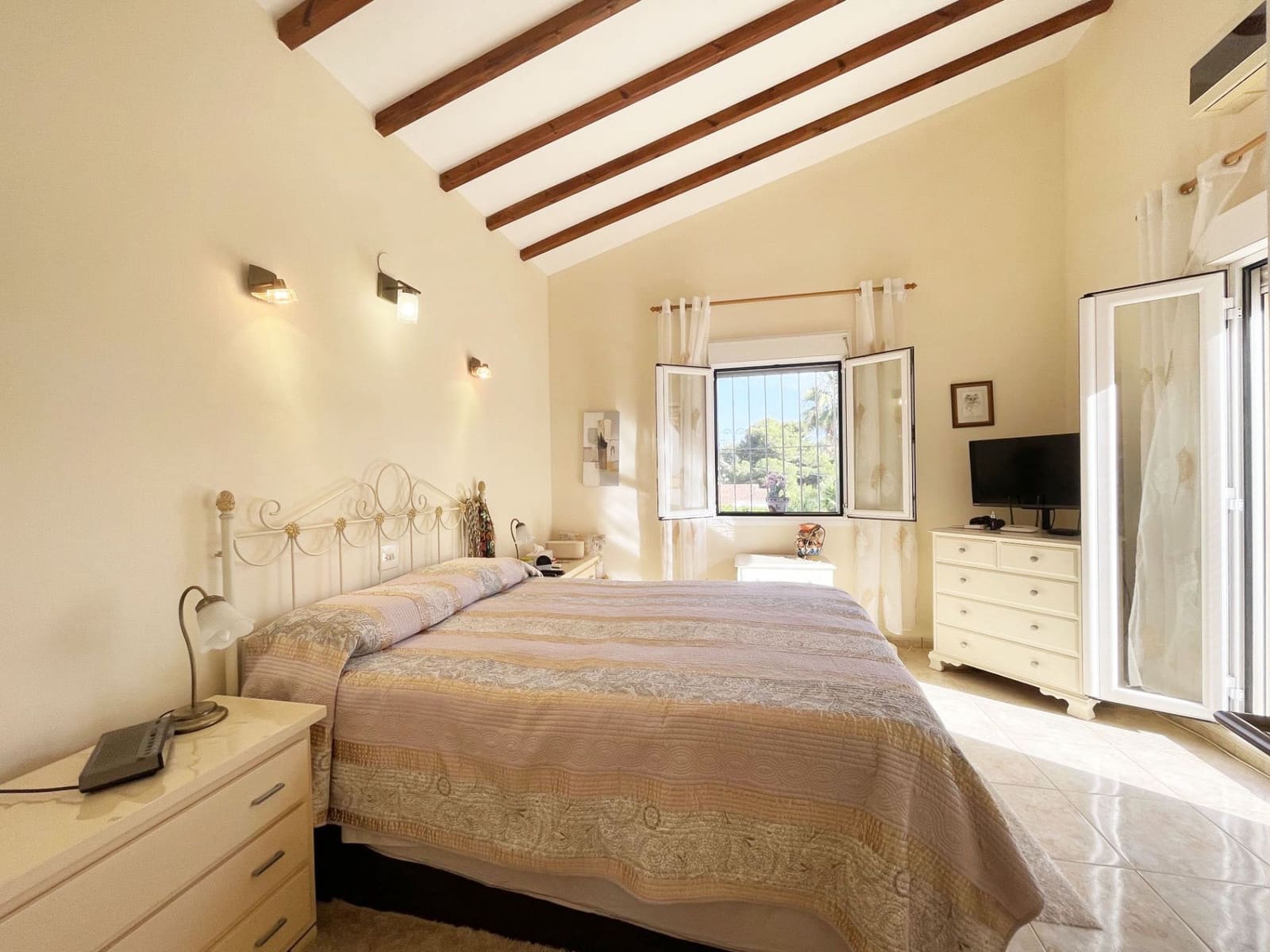 4 quarto Moradia para venda em Benissa com piscina garagem - 620 000 € (Ref: 10042496)