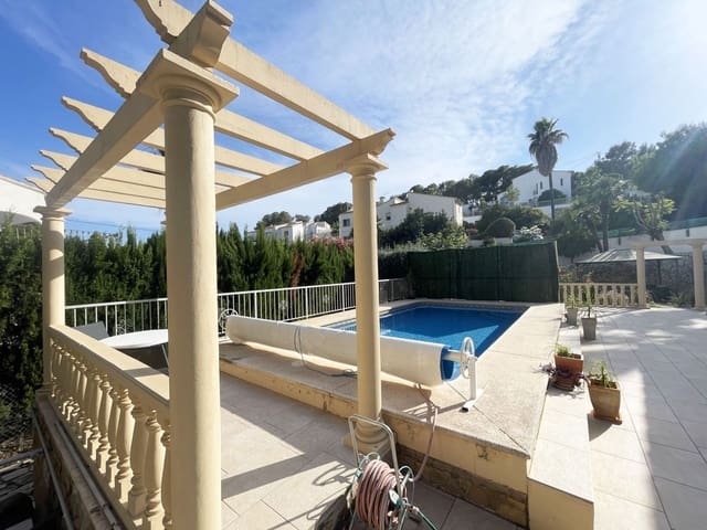 Chalet de 4 habitaciones en Benissa en venta con piscina garaje - 599.000 € (Ref: 10042496)