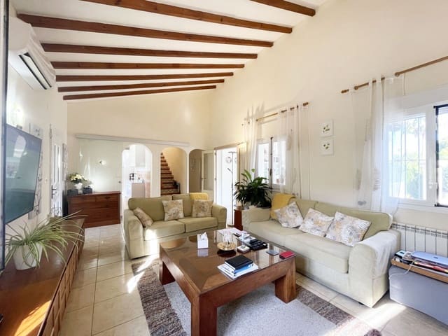 Chalet de 4 habitaciones en Benissa en venta con piscina garaje - 599.000 € (Ref: 10042496)