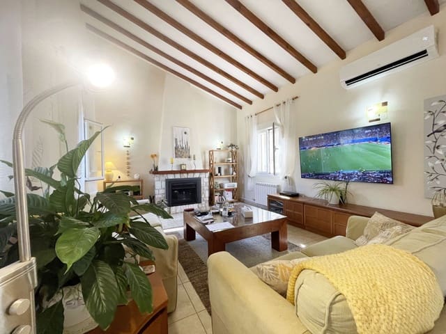 Chalet de 4 habitaciones en Benissa en venta con piscina garaje - 599.000 € (Ref: 10042496)