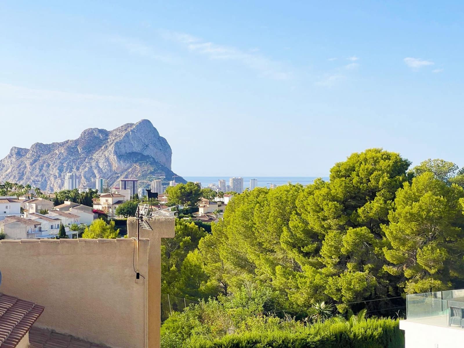 5 makuuhuone Huvila myytävänä paikassa Calpe / Calp mukana uima-altaan 
autotalli - 810 000 € (Ref: 10054655)