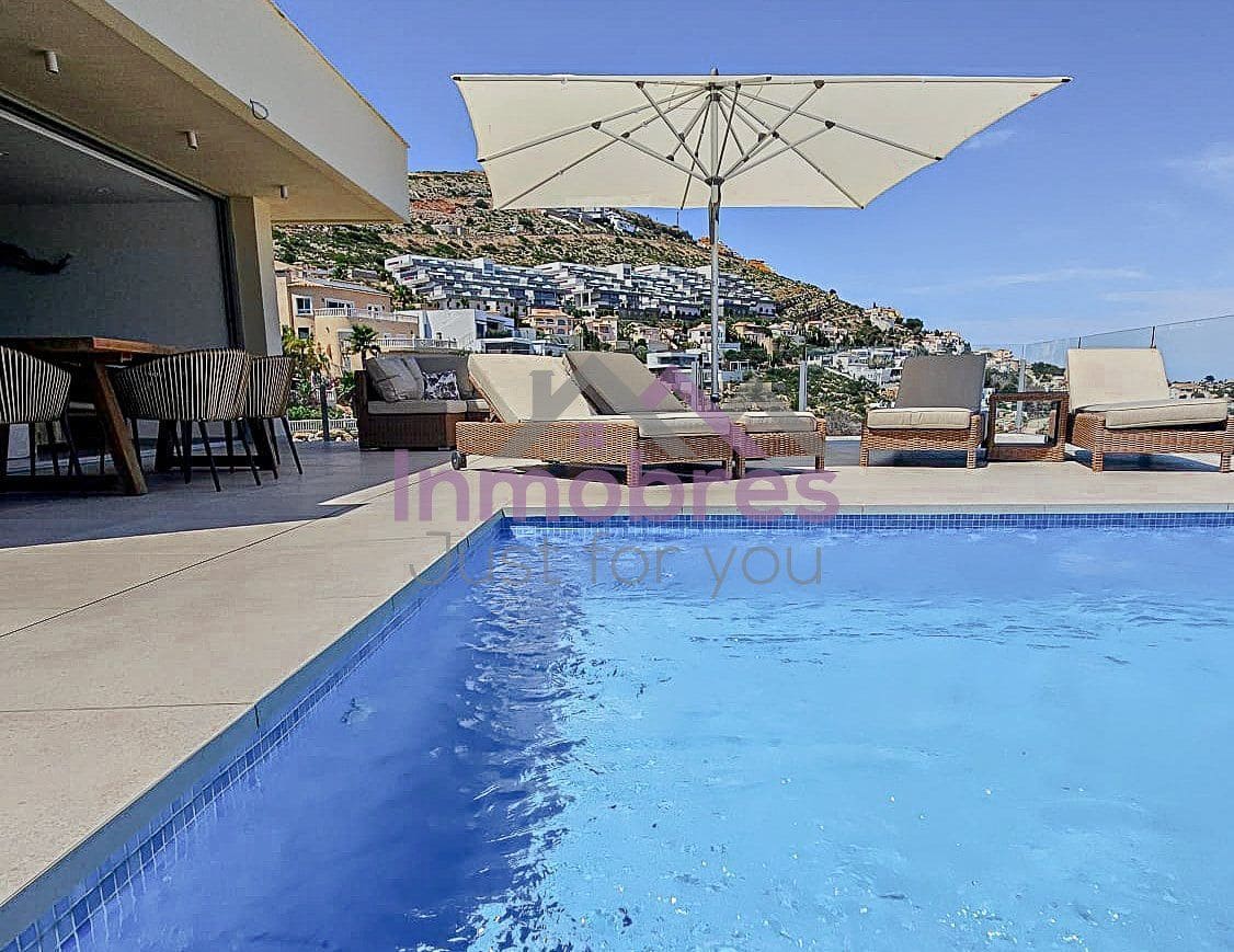 4 Zimmer Villa zu verkaufen in Cumbre del Sol mit Pool Garage - 1.429.000 € (Ref: 10070334)