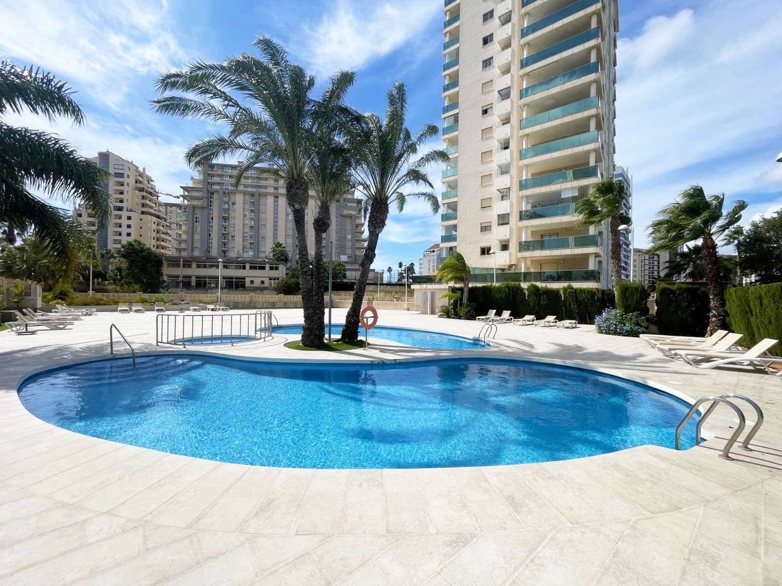 Apartamento de 2 habitaciones en Calpe / Calp en venta con piscina - 379.000 € (Ref: 10088829)