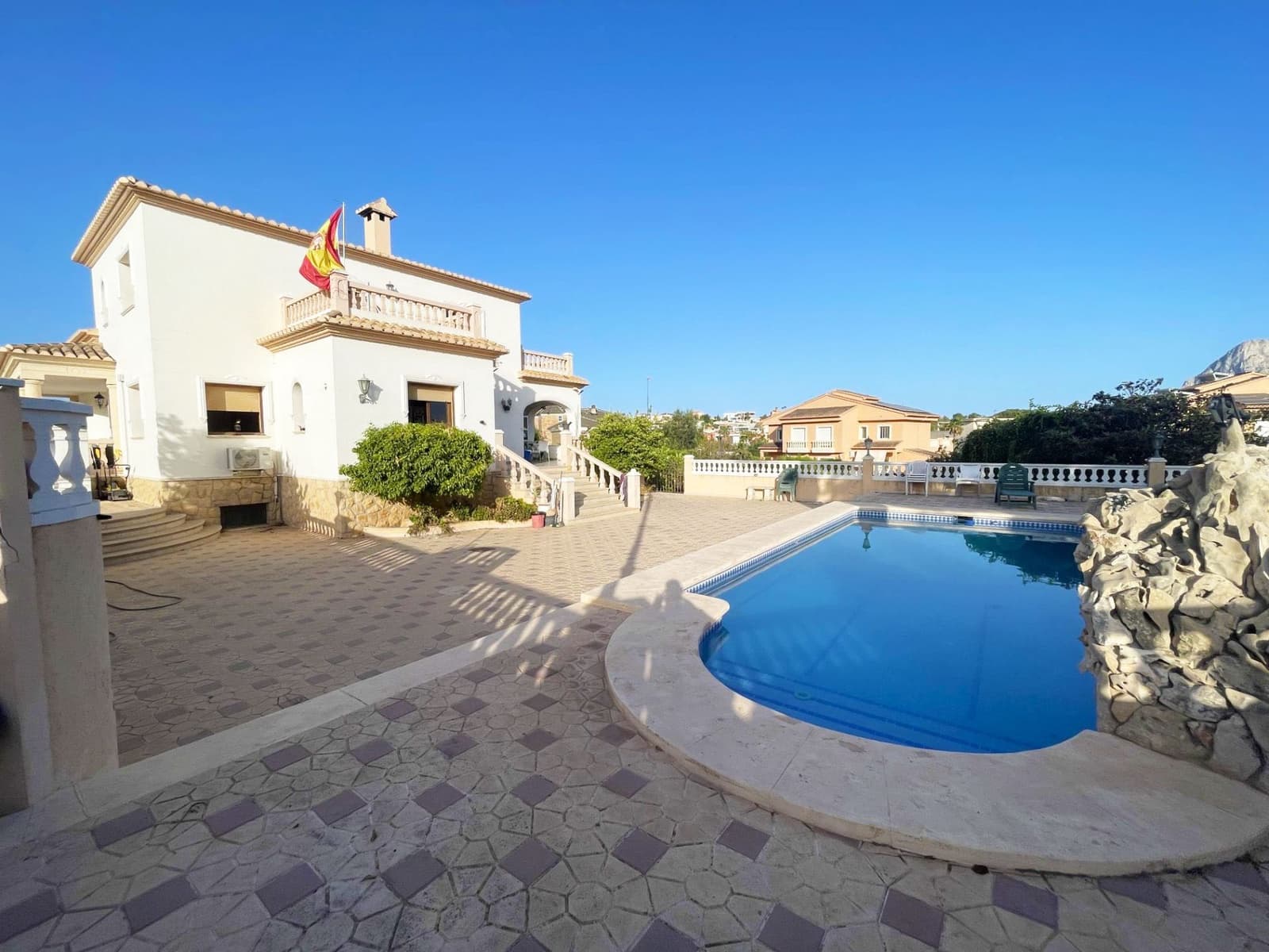 6 Zimmer Villa zu verkaufen in Calpe / Calp mit Pool Garage - 1.065.000 € (Ref: 10094201)