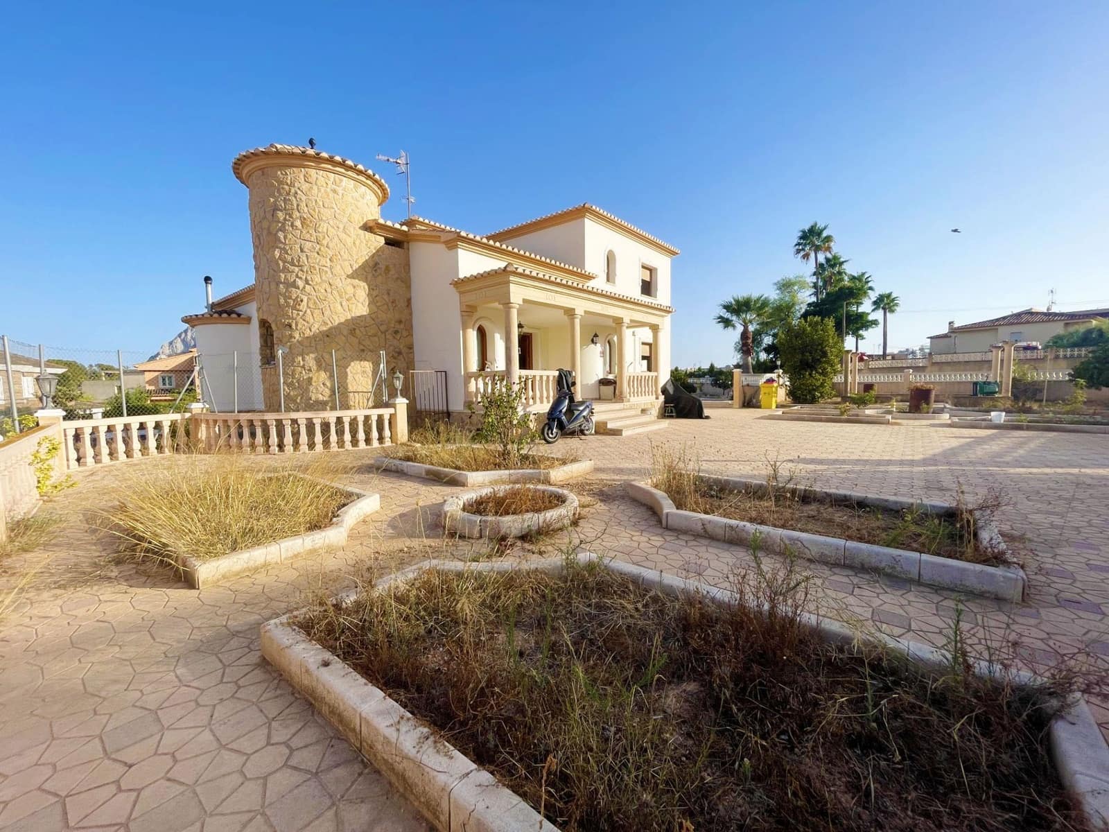 6 Zimmer Villa zu verkaufen in Calpe / Calp mit Pool Garage - 1.065.000 € (Ref: 10094201)