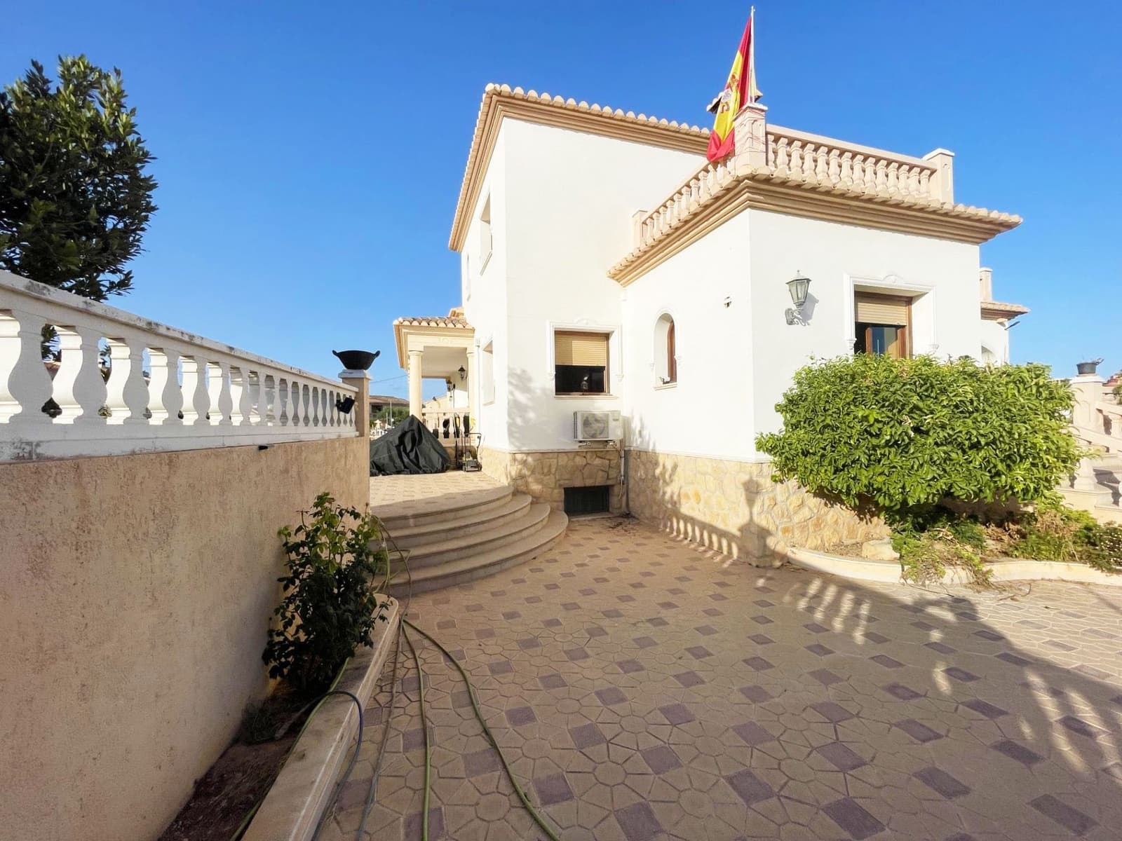 6 Zimmer Villa zu verkaufen in Calpe / Calp mit Pool Garage - 1.065.000 € (Ref: 10094201)