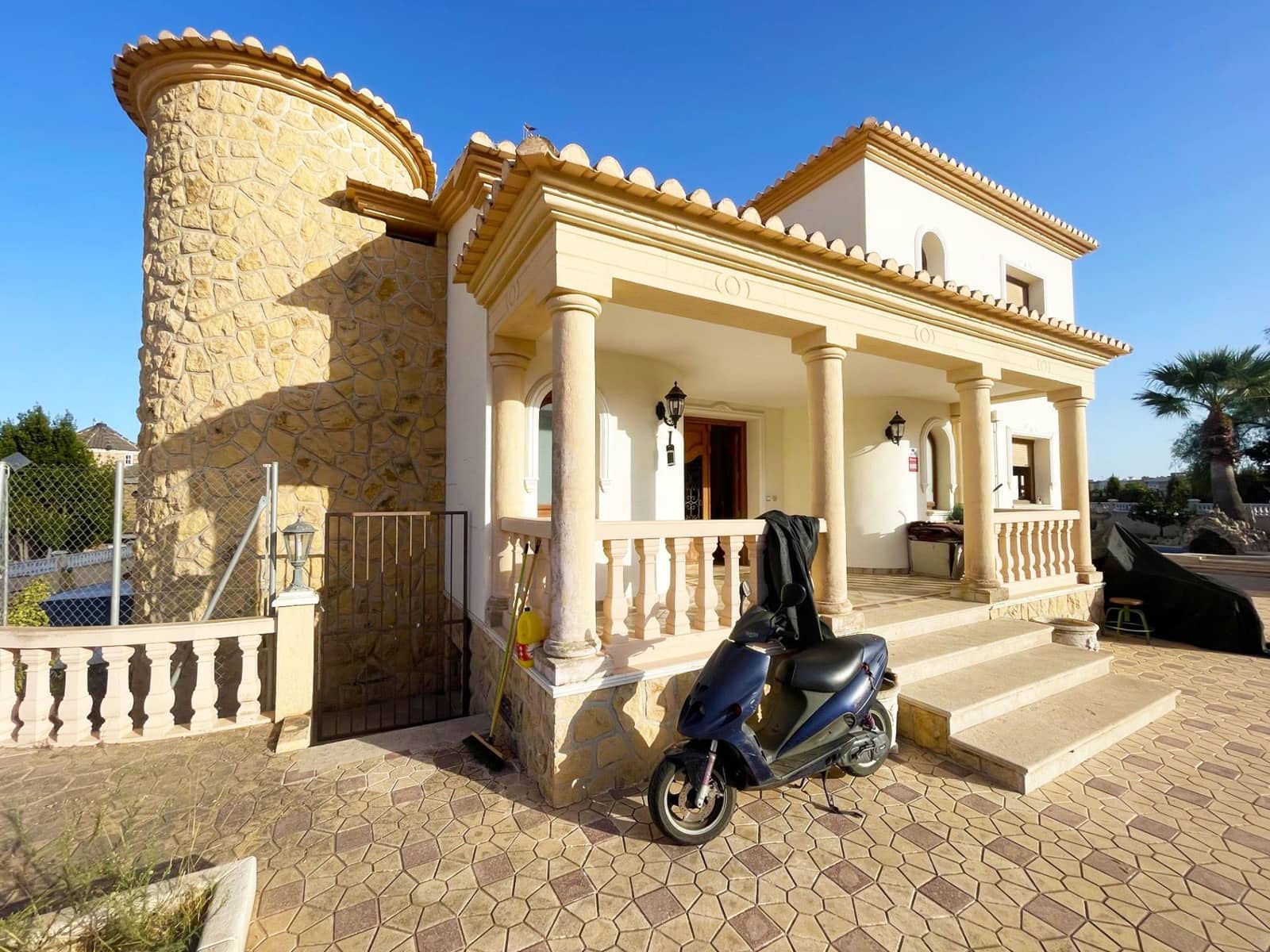6 Zimmer Villa zu verkaufen in Calpe / Calp mit Pool Garage - 1.065.000 € (Ref: 10094201)