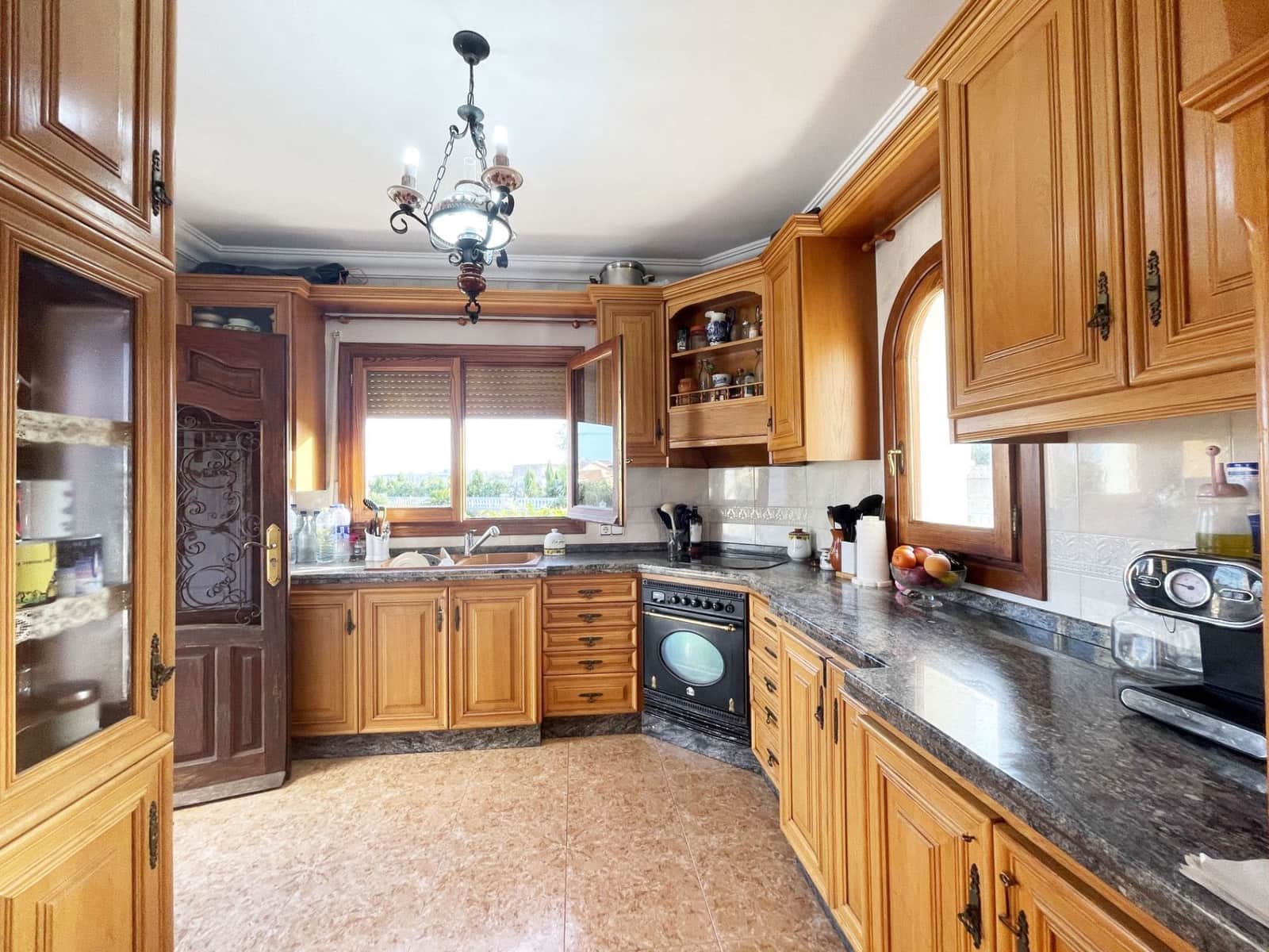6 Zimmer Villa zu verkaufen in Calpe / Calp mit Pool Garage - 1.065.000 € (Ref: 10094201)