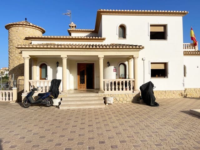 6 Zimmer Villa zu verkaufen in Calpe / Calp mit Pool Garage - 1.065.000 € (Ref: 10094201)