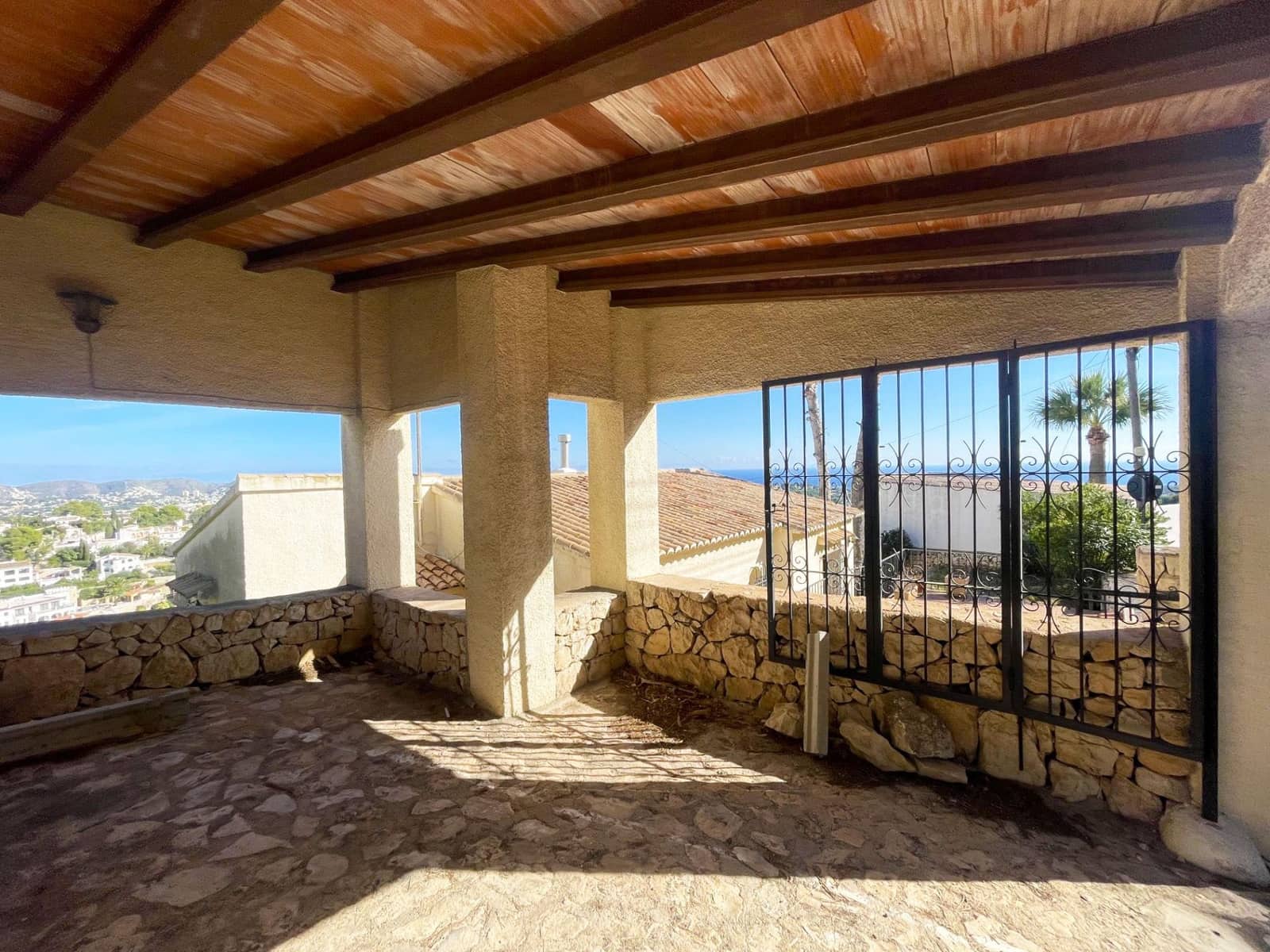 3 bedroom Villa for sale in Montemar with garage - € 520,000 (Ref: 10158979)