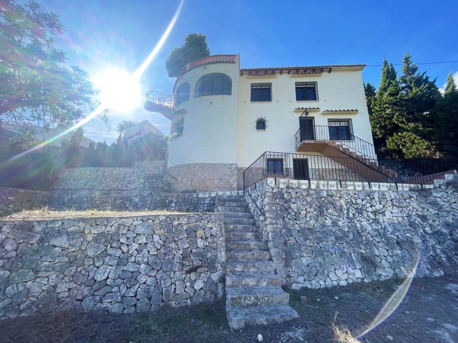 3 bedroom Villa for sale in Montemar with garage - € 520,000 (Ref: 10158979)