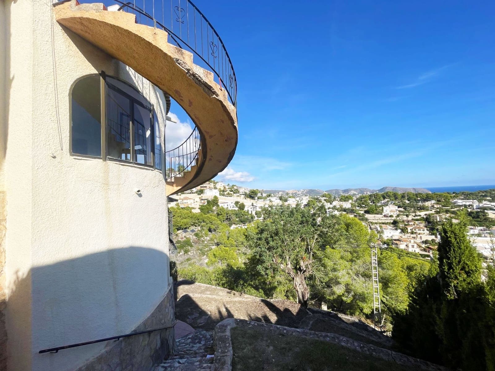 3 bedroom Villa for sale in Montemar with garage - € 520,000 (Ref: 10158979)