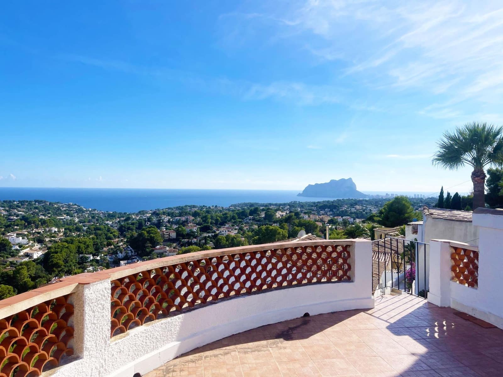 3 bedroom Villa for sale in Montemar with garage - € 520,000 (Ref: 10158979)