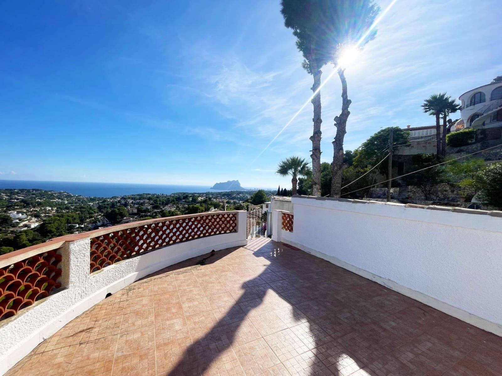 3 bedroom Villa for sale in Montemar with garage - € 520,000 (Ref: 10158979)