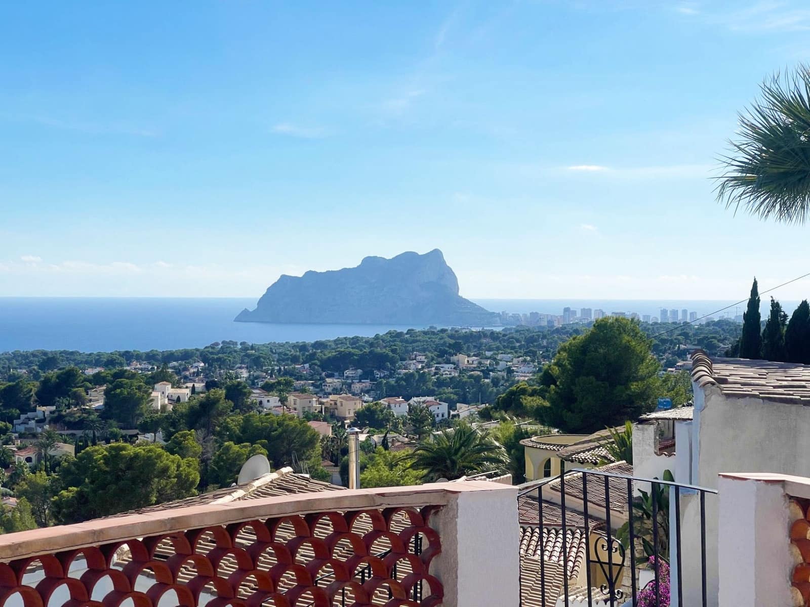 3 bedroom Villa for sale in Montemar with garage - € 520,000 (Ref: 10158979)