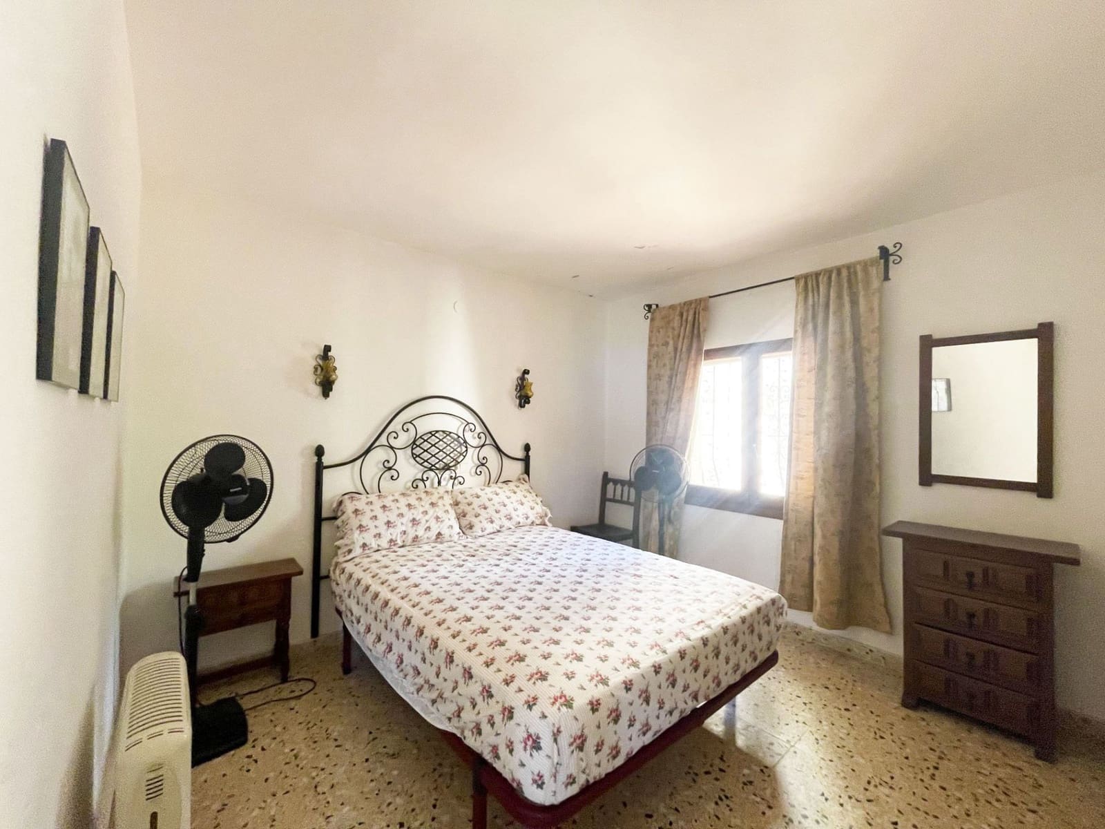 3 bedroom Villa for sale in Montemar with garage - € 520,000 (Ref: 10158979)