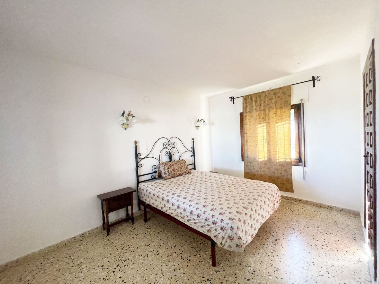 3 bedroom Villa for sale in Montemar with garage - € 520,000 (Ref: 10158979)