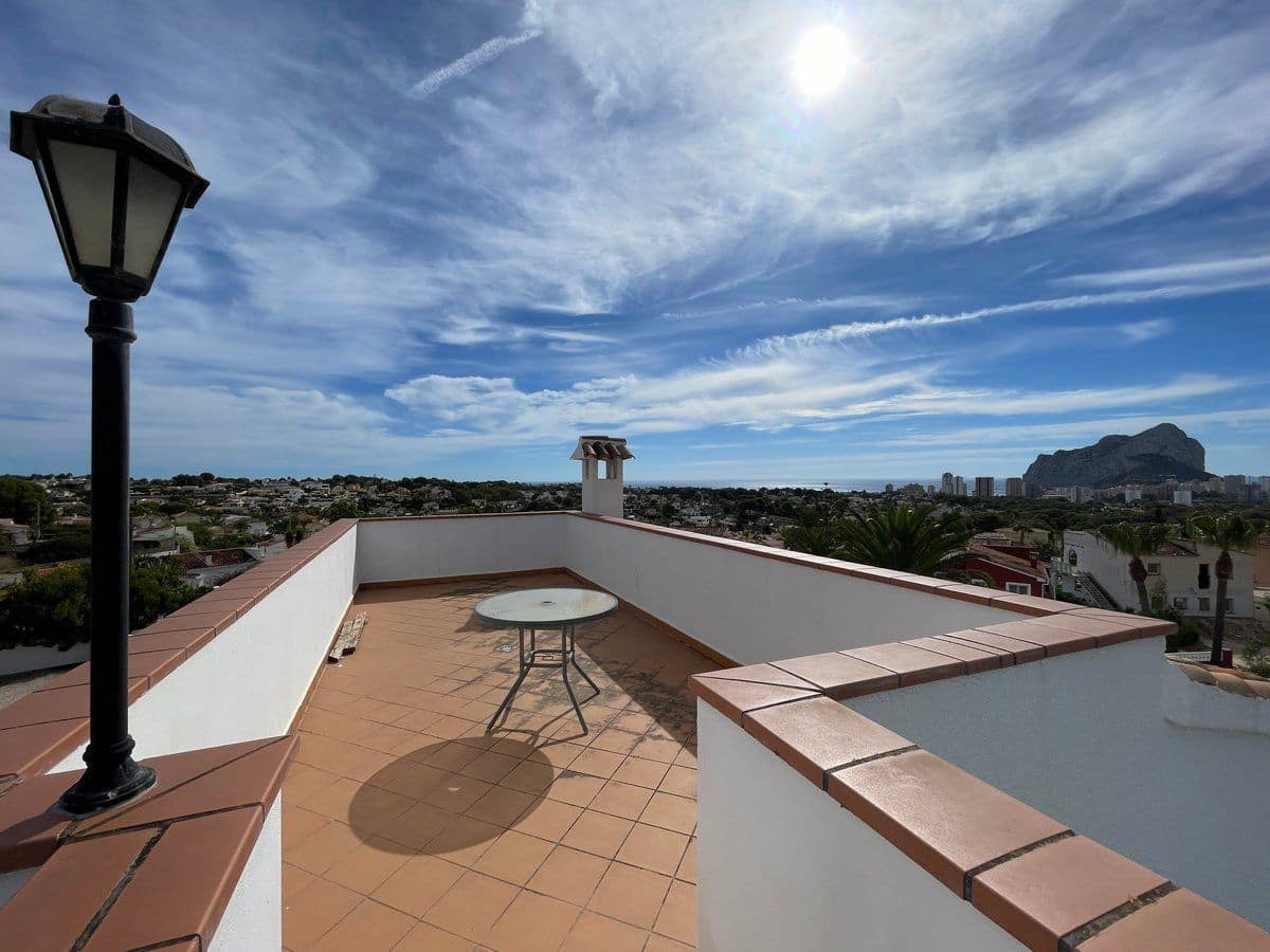 4 soverom Villa til salgs i Calpe / Calp med svømmebasseng garasje - € 459 000 (Ref: 10162114)