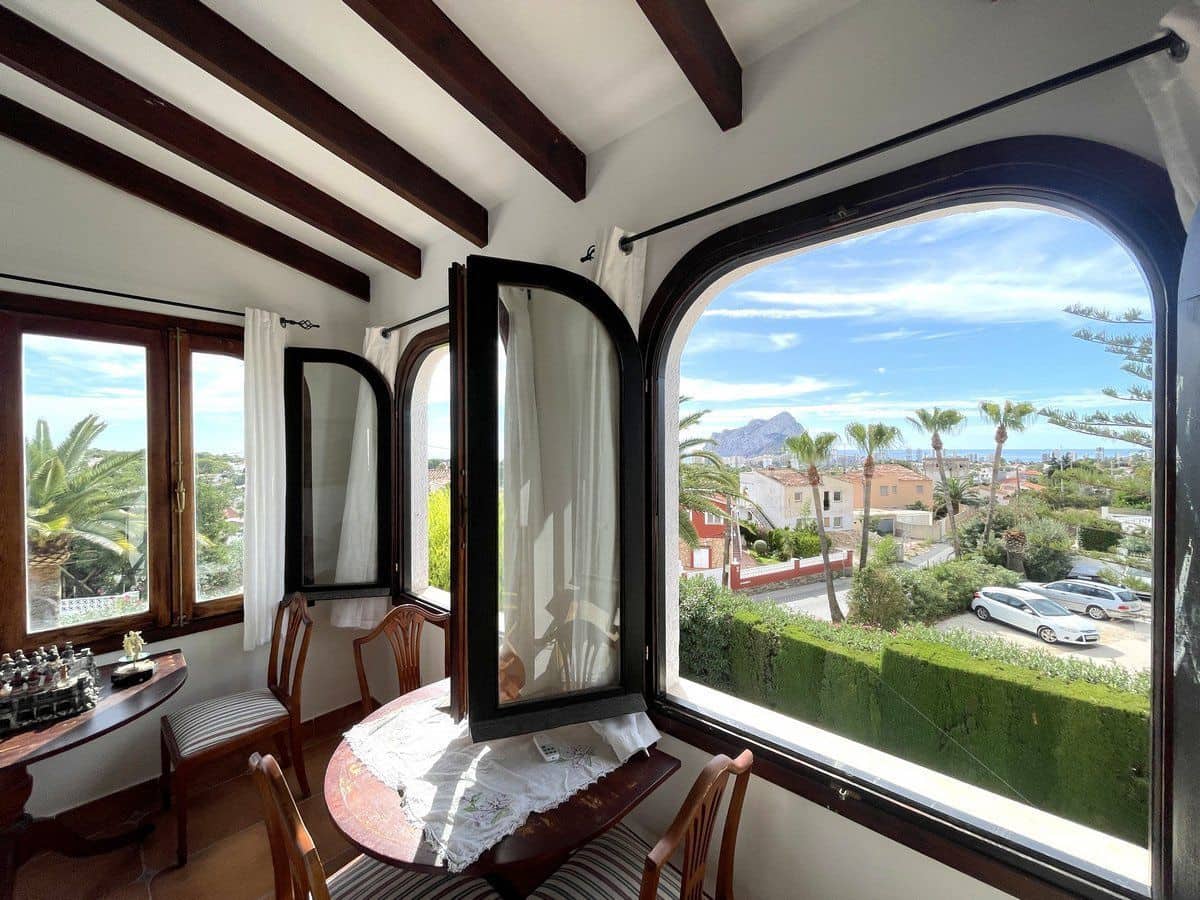 4 soverom Villa til salgs i Calpe / Calp med svømmebasseng garasje - € 459 000 (Ref: 10162114)