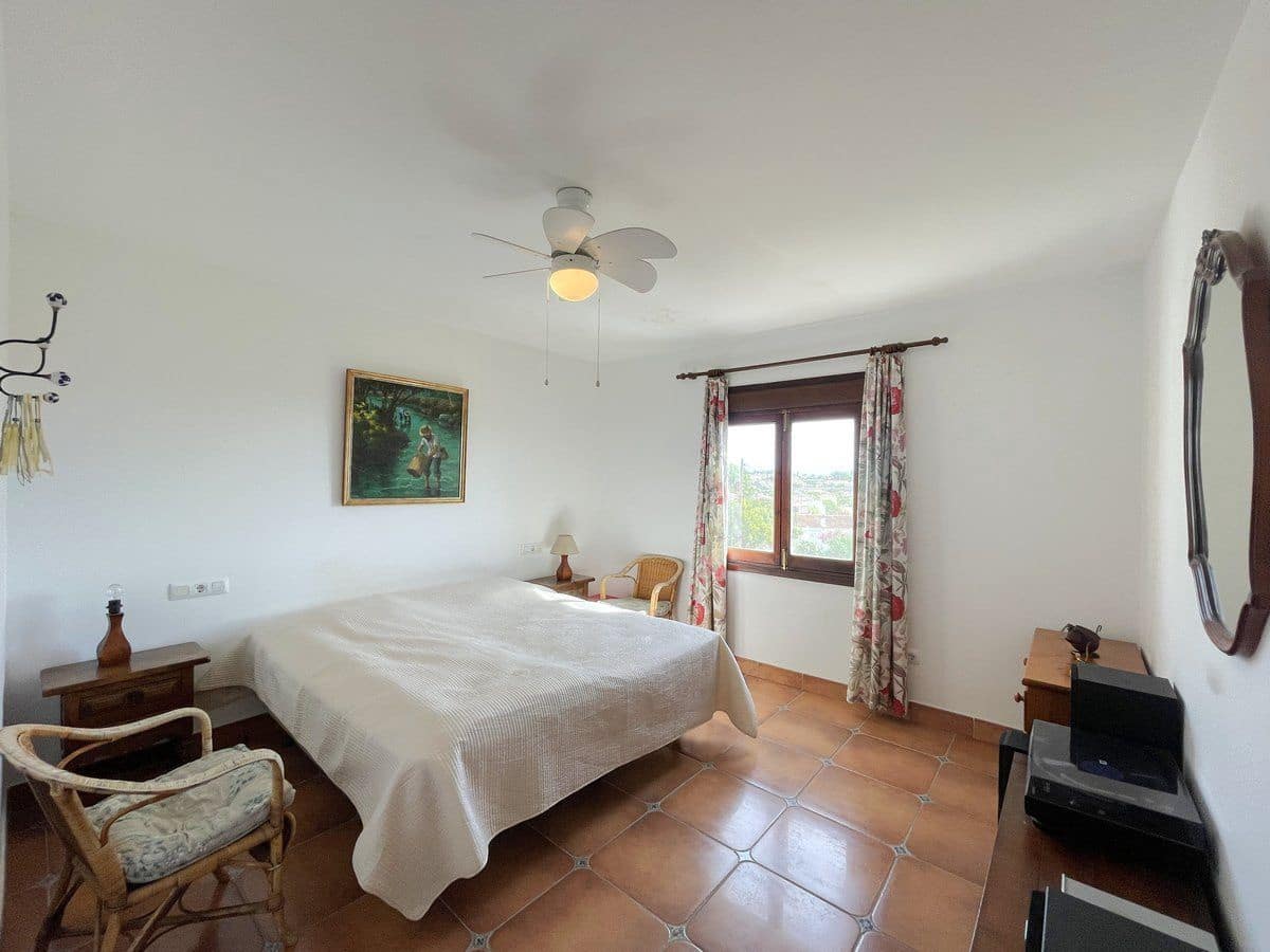 4 soverom Villa til salgs i Calpe / Calp med svømmebasseng garasje - € 459 000 (Ref: 10162114)