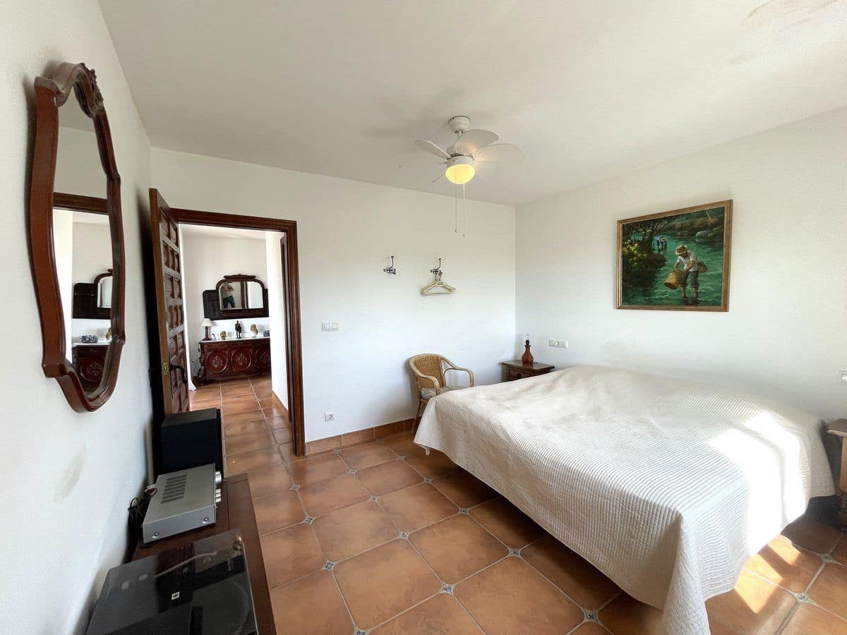 4 soverom Villa til salgs i Calpe / Calp med svømmebasseng garasje - € 459 000 (Ref: 10162114)
