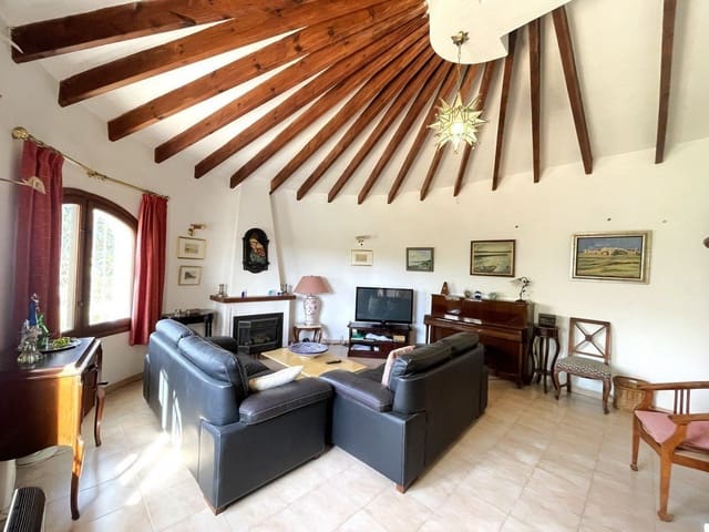 4 soverom Villa til salgs i Calpe / Calp med svømmebasseng garasje - € 459 000 (Ref: 10162114)