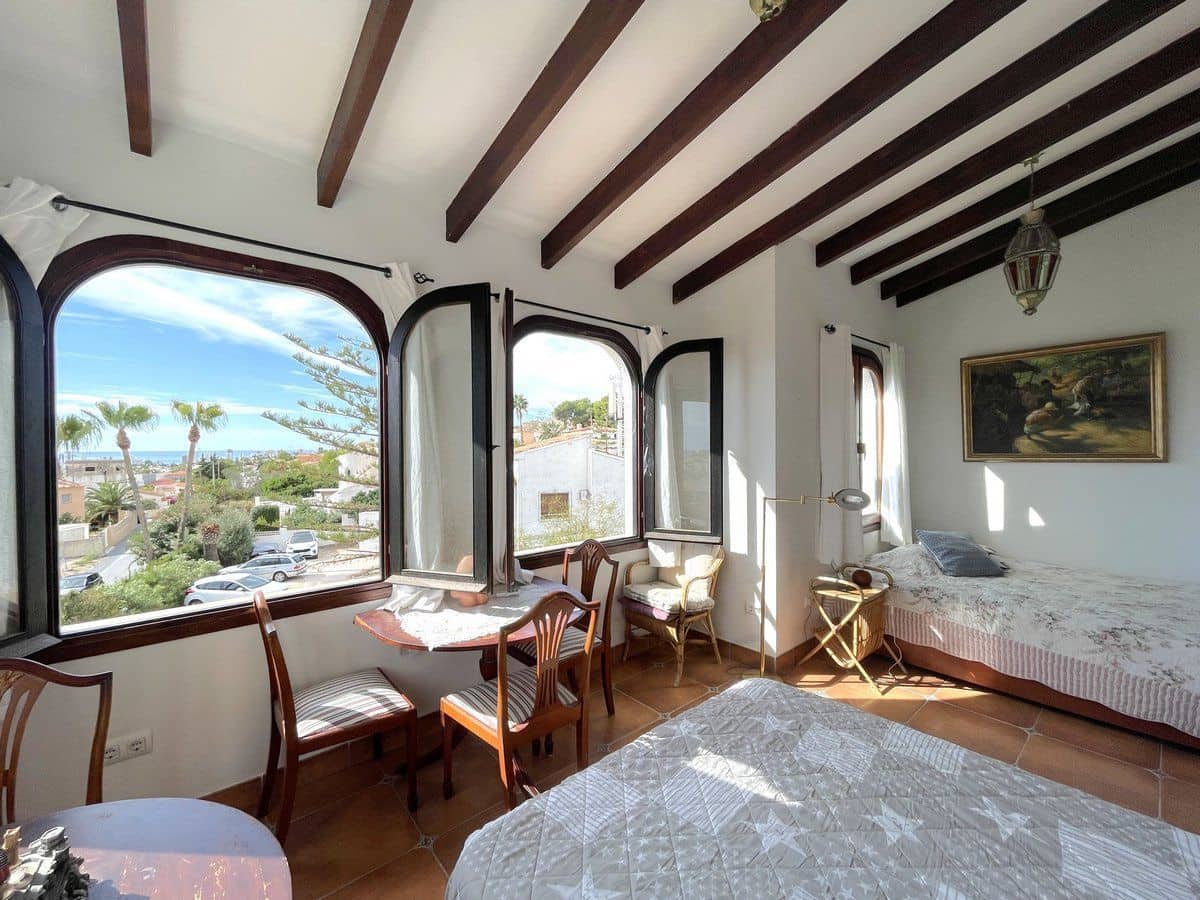 4 soverom Villa til salgs i Calpe / Calp med svømmebasseng garasje - € 459 000 (Ref: 10162114)