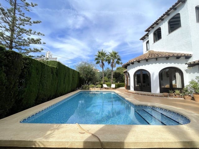 4 soverom Villa til salgs i Calpe / Calp med svømmebasseng garasje - € 459 000 (Ref: 10162114)