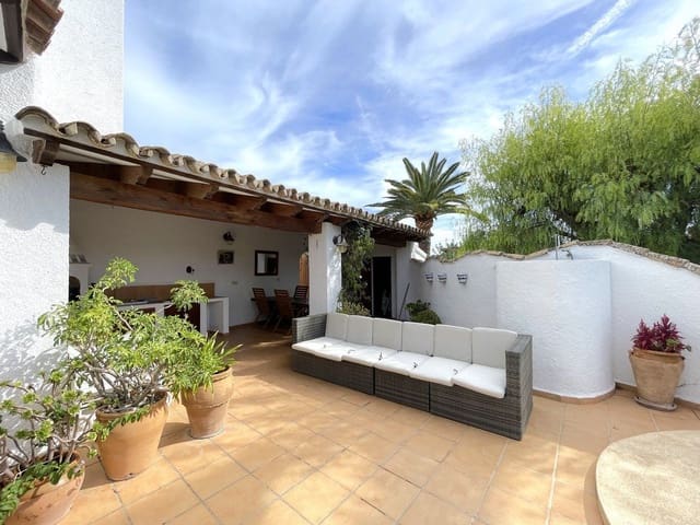 4 soverom Villa til salgs i Calpe / Calp med svømmebasseng garasje - € 459 000 (Ref: 10162114)