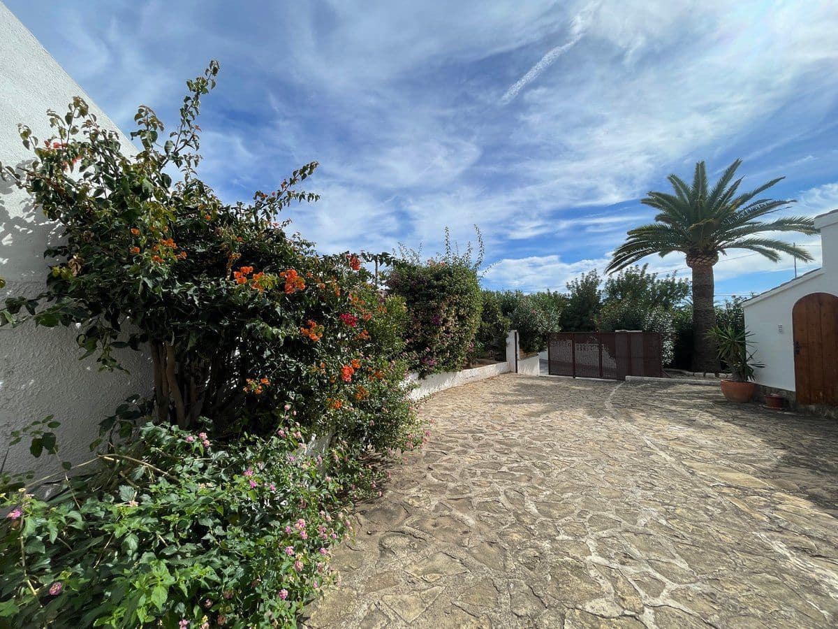 4 soverom Villa til salgs i Calpe / Calp med svømmebasseng garasje - € 459 000 (Ref: 10162114)