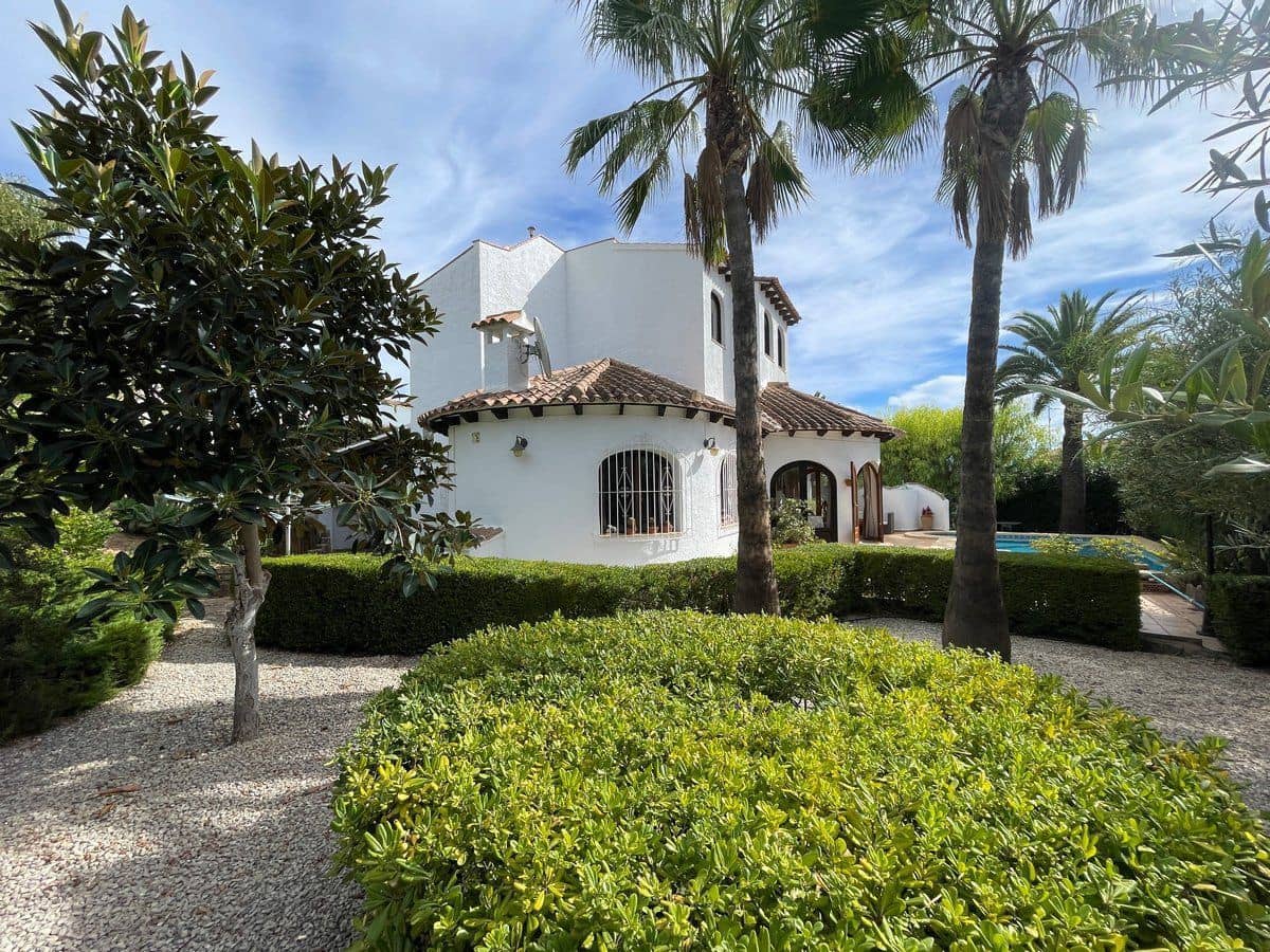 4 soverom Villa til salgs i Calpe / Calp med svømmebasseng garasje - € 459 000 (Ref: 10162114)