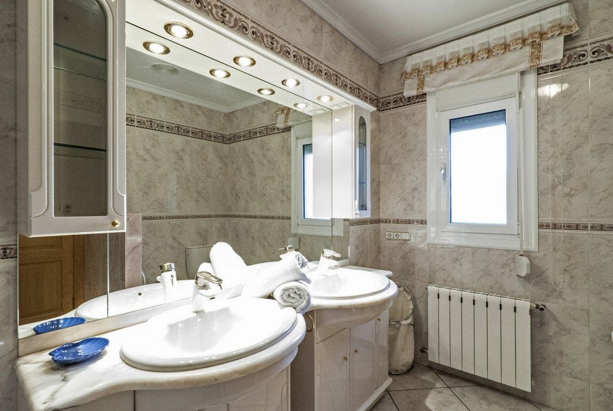 8 bedroom Villa for sale in Benissa with pool garage - € 2,995,000 (Ref: 6535836)