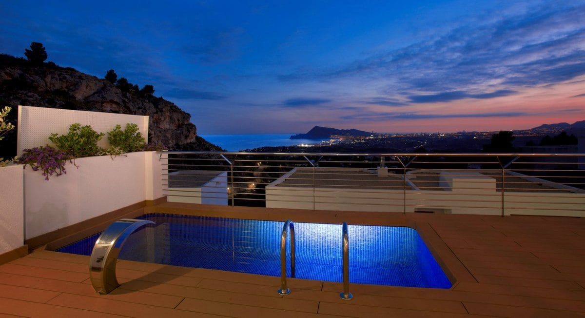5 bedroom Villa for sale in Altea with pool garage - € 2,138,000 (Ref: 7709162)