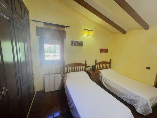 4 quarto Moradia para venda em Calpe / Calp com piscina garagem - 840 000 € (Ref: 7720137)