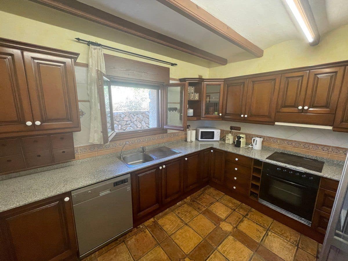 4 quarto Moradia para venda em Calpe / Calp com piscina garagem - 840 000 € (Ref: 7720137)