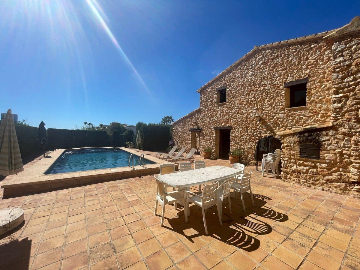 4 quarto Moradia para venda em Calpe / Calp com piscina garagem - 840 000 € (Ref: 7720137)