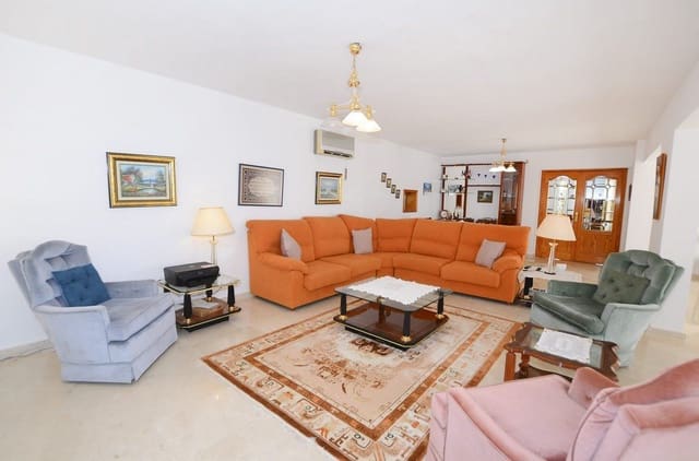 7 sovrum Villa till salu i Calpe / Calp med pool garage - 850 000 € (Ref: 7738599)