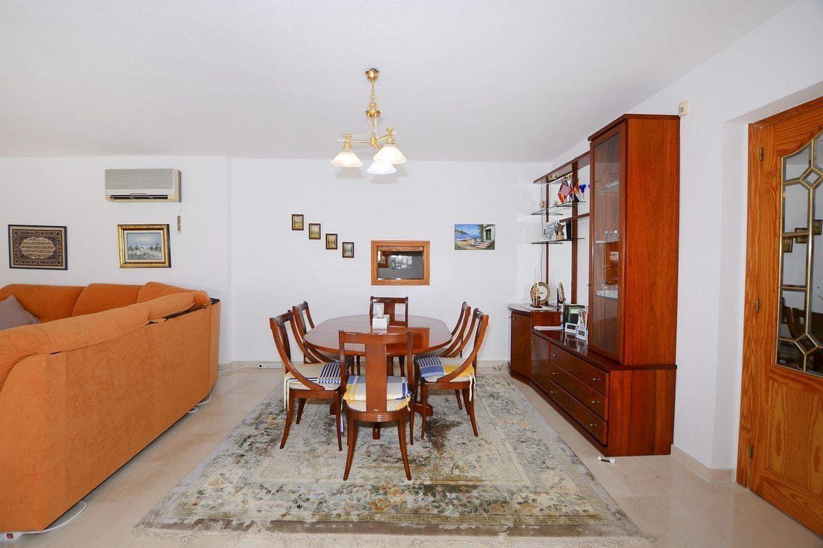 7 sovrum Villa till salu i Calpe / Calp med pool garage - 850 000 € (Ref: 7738599)